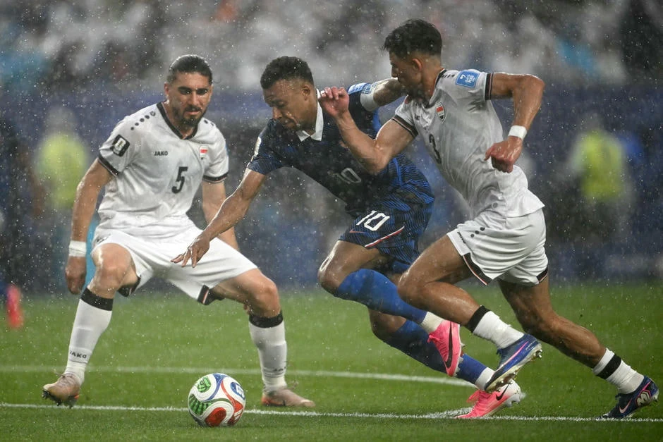 Acción del partido Irak vs Francia en el Mundial 2026
