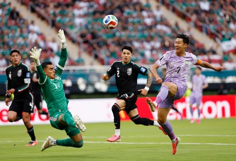 Acción del partido México vs Corea del Sur en la segunda fecha del Grupo A del Mundial 2026